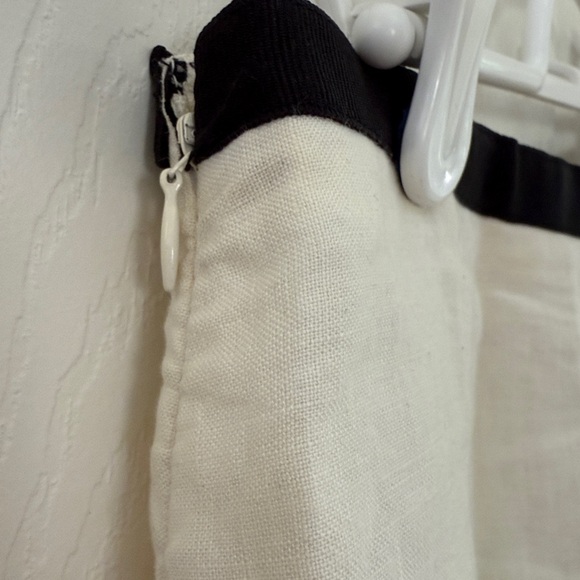 Ann Taylor Loft cream/black linen skirt. Size 0 - Picture 3 of 8